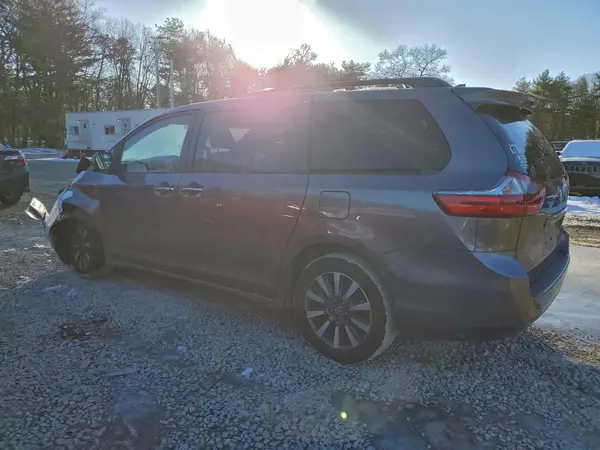 5TDDZ3DC5LS231927 2020 TOYOTA SIENNA - Image 2