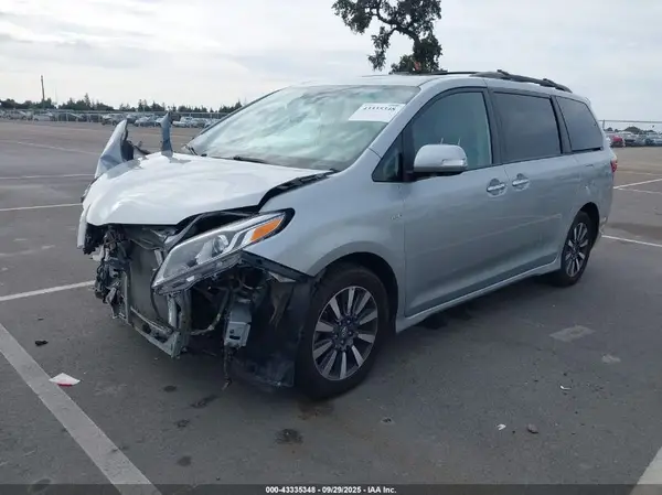 5TDDZ3DC5LS232348 2020 TOYOTA SIENNA - Image 2