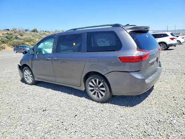 5TDDZ3DC5LS232480 2020 TOYOTA SIENNA - Image 2