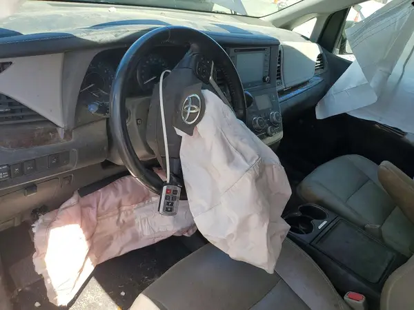 5TDDZ3DC5LS232480 2020 TOYOTA SIENNA - Image 8