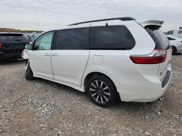5TDDZ3DC5LS240708 2020 TOYOTA SIENNA - Image 2