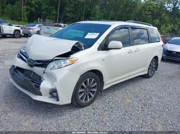 5TDDZ3DC5LS241258 2020 TOYOTA SIENNA - Image 2