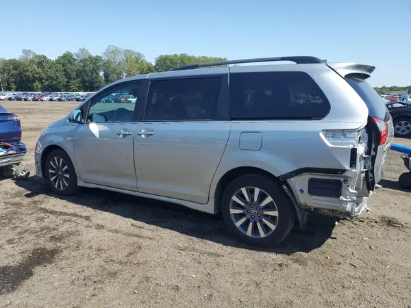 5TDDZ3DC5LS242944 2020 TOYOTA SIENNA - Image 2