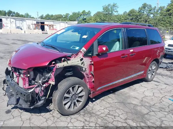 5TDDZ3DC5LS251742 2020 TOYOTA SIENNA - Image 2