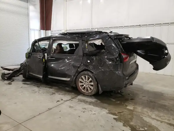 5TDDZ3DC6HS152225 2017 TOYOTA SIENNA - Image 2