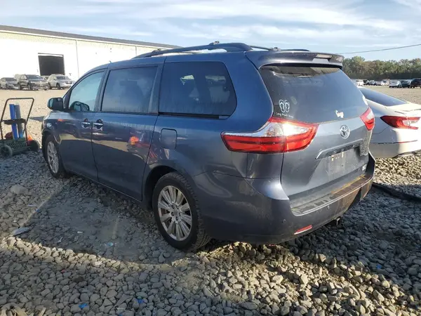 5TDDZ3DC6HS162902 2017 TOYOTA SIENNA - Image 2