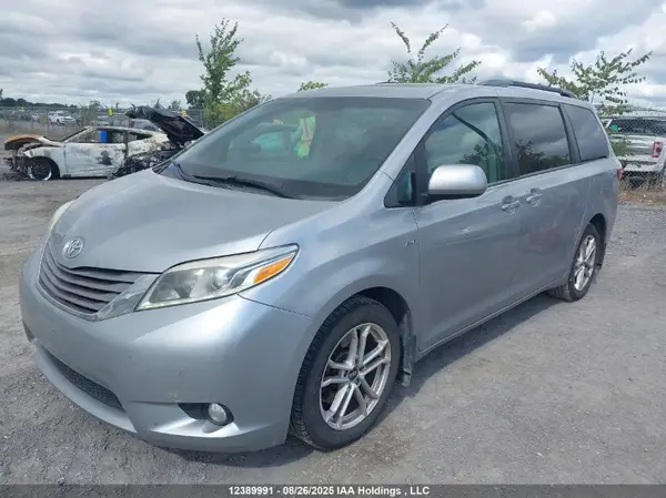 5TDDZ3DC6HS163337 2017 TOYOTA SIENNA - Image 2