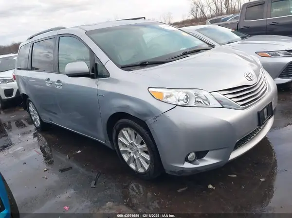 5TDDZ3DC6HS163547 2017 TOYOTA SIENNA - Image 1