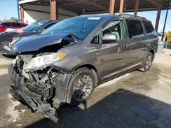 5TDDZ3DC6HS165640 2017 TOYOTA SIENNA