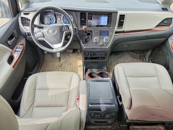 5TDDZ3DC6JS189331 2018 TOYOTA SIENNA - Image 8