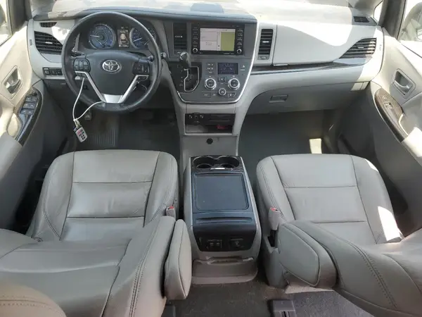 5TDDZ3DC6JS190527 2018 TOYOTA SIENNA - Image 8