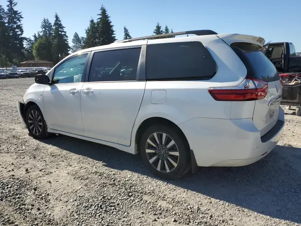 5TDDZ3DC6JS196196 2018 TOYOTA SIENNA - Image 2