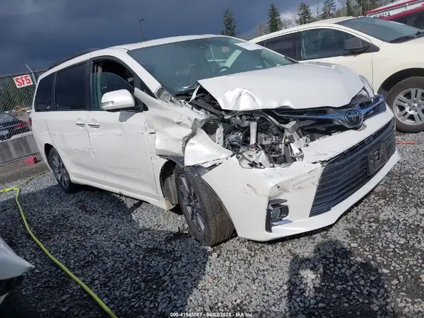 5TDDZ3DC6JS199051 2018 TOYOTA SIENNA - Image 1
