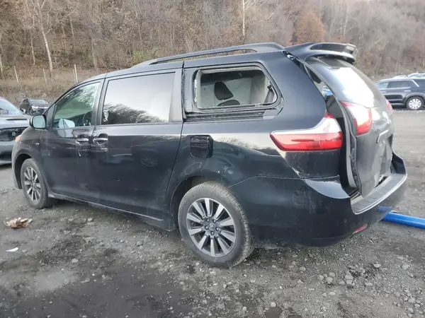 5TDDZ3DC6JS200909 2018 TOYOTA SIENNA - Image 2