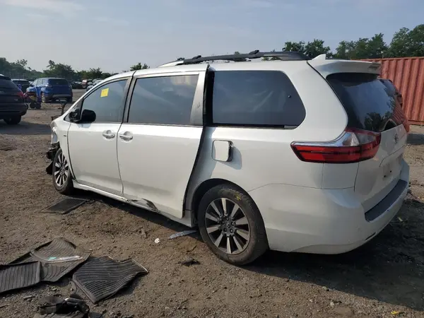 5TDDZ3DC6JS204622 2018 TOYOTA SIENNA - Image 2