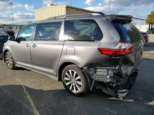 5TDDZ3DC6JS205625 2018 TOYOTA SIENNA - Image 2