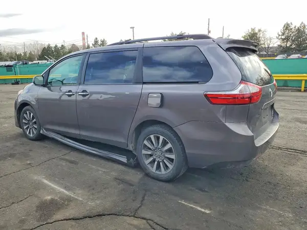 5TDDZ3DC6JS209531 2018 TOYOTA SIENNA - Image 2