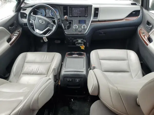 5TDDZ3DC6KS219834 2019 TOYOTA SIENNA - Image 8