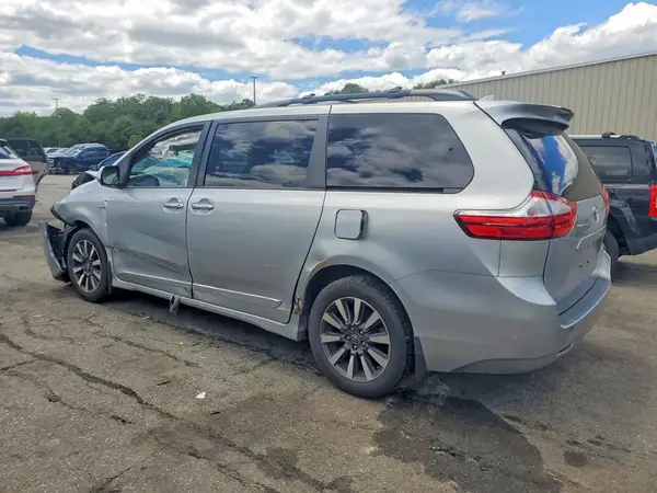 5TDDZ3DC6KS222541 2019 TOYOTA SIENNA - Image 2