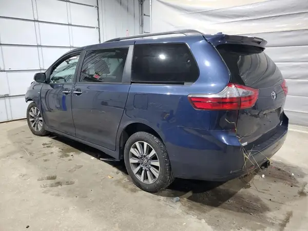 5TDDZ3DC6LS247134 2020 TOYOTA SIENNA - Image 2