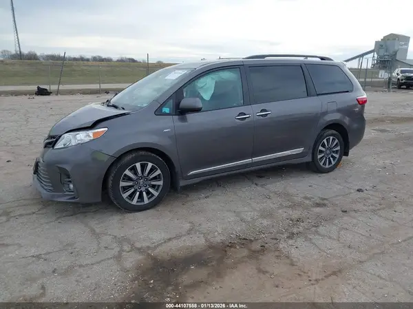 5TDDZ3DC6LS249420 2020 TOYOTA SIENNA - Image 2