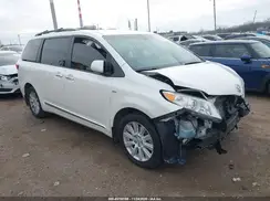 5TDDZ3DC7HS150225 2017 TOYOTA SIENNA