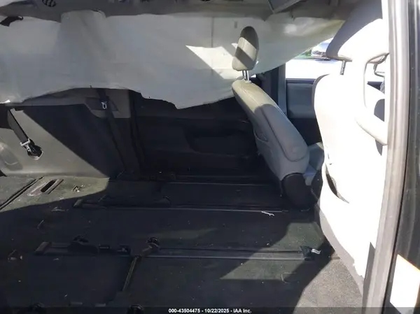5TDDZ3DC7HS152895 2017 TOYOTA SIENNA - Image 8