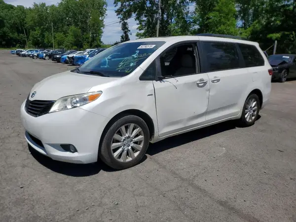 5TDDZ3DC7HS159166 2017 TOYOTA SIENNA - Image 1
