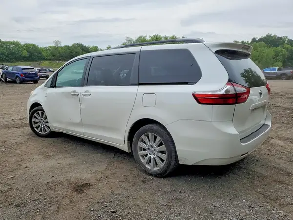 5TDDZ3DC7HS159166 2017 TOYOTA SIENNA - Image 2