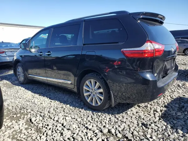 5TDDZ3DC7HS161113 2017 TOYOTA SIENNA - Image 2