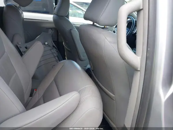 5TDDZ3DC7HS163136 2017 TOYOTA SIENNA - Image 8