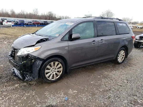 5TDDZ3DC7HS163170 2017 TOYOTA SIENNA - Image 1