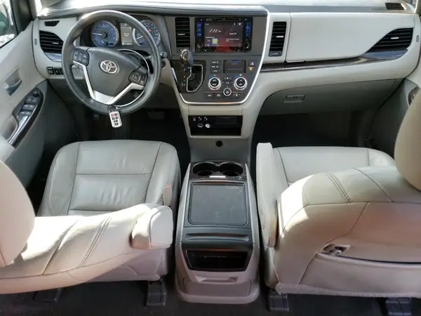 5TDDZ3DC7HS163170 2017 TOYOTA SIENNA - Image 8