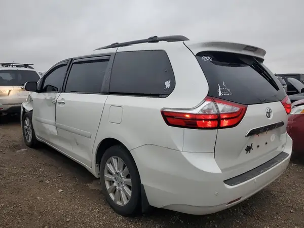 5TDDZ3DC7HS165288 2017 TOYOTA SIENNA - Image 2