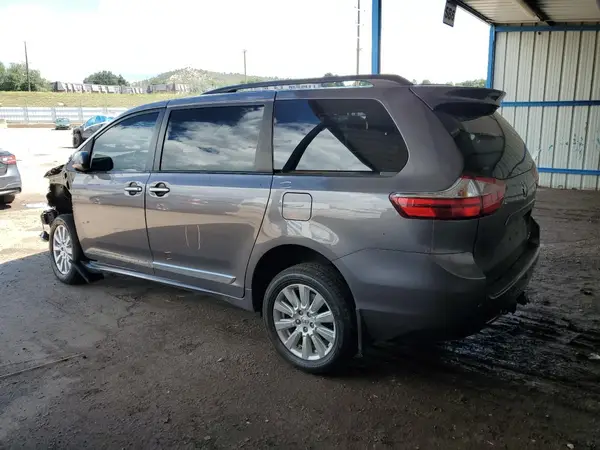 5TDDZ3DC7HS188120 2017 TOYOTA SIENNA - Image 2
