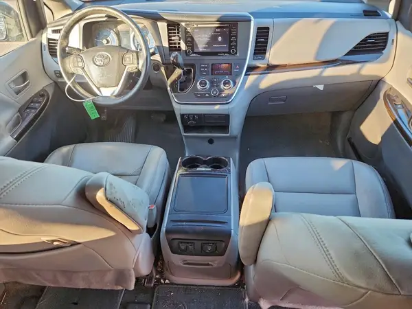 5TDDZ3DC7JS192514 2018 TOYOTA SIENNA - Image 8