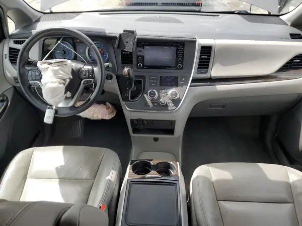5TDDZ3DC7JS193517 2018 TOYOTA SIENNA - Image 8