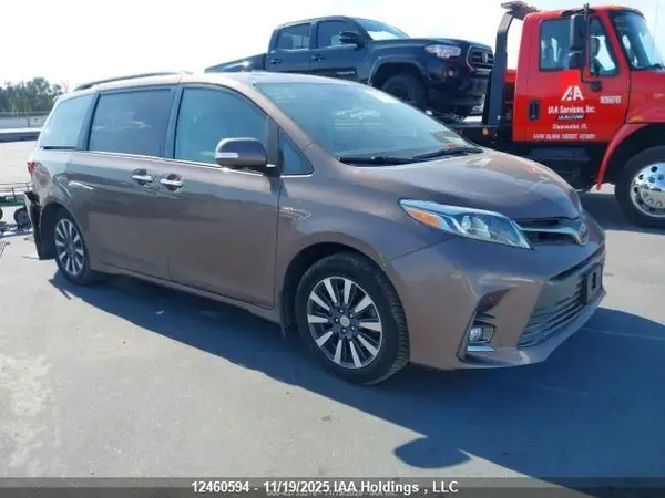 5TDDZ3DC7JS208565 2018 TOYOTA SIENNA - Image 1