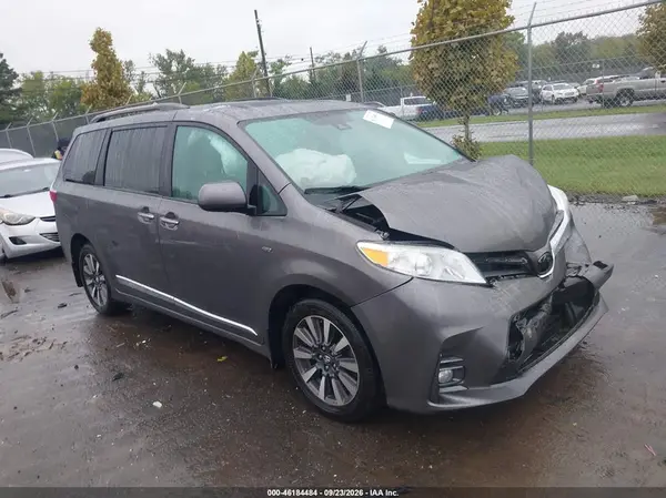 5TDDZ3DC7JS208789 2018 TOYOTA SIENNA - Image 1