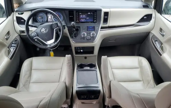 5TDDZ3DC7KS213461 2019 TOYOTA SIENNA - Image 8