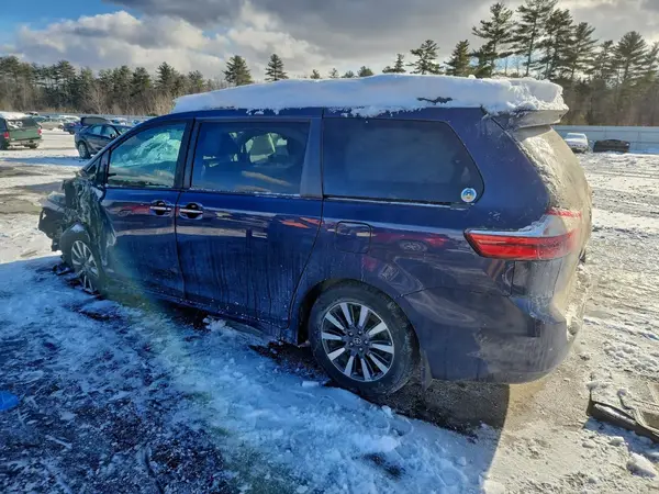 5TDDZ3DC7KS215081 2019 TOYOTA SIENNA - Image 2