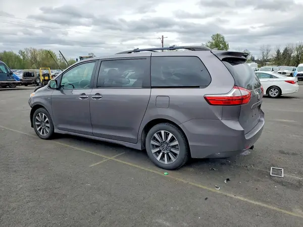 5TDDZ3DC7KS227554 2019 TOYOTA SIENNA - Image 2