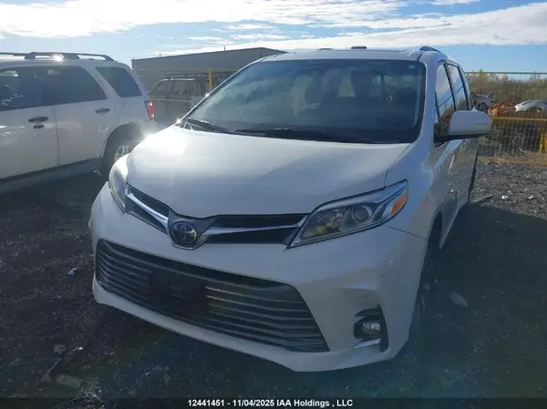 5TDDZ3DC7LS229872 2020 TOYOTA SIENNA - Image 2