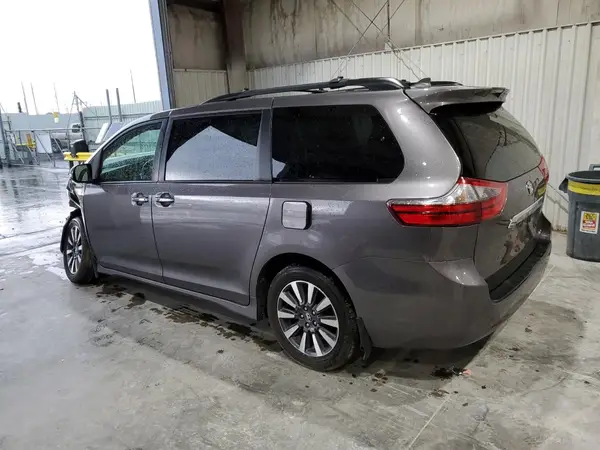 5TDDZ3DC7LS229998 2020 TOYOTA SIENNA - Image 2