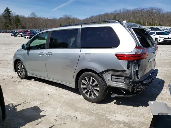 5TDDZ3DC7LS230732 2020 TOYOTA SIENNA - Image 2