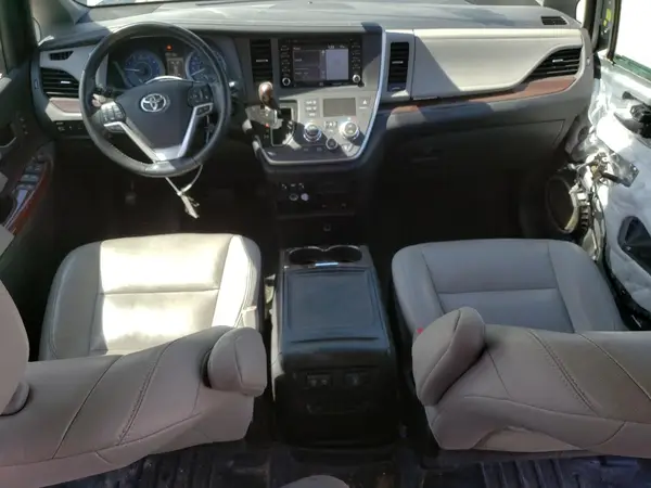 5TDDZ3DC7LS230732 2020 TOYOTA SIENNA - Image 8