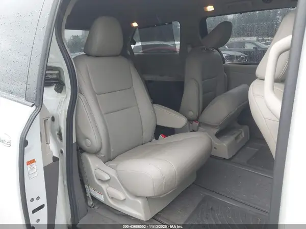 5TDDZ3DC7LS237745 2020 TOYOTA SIENNA - Image 8