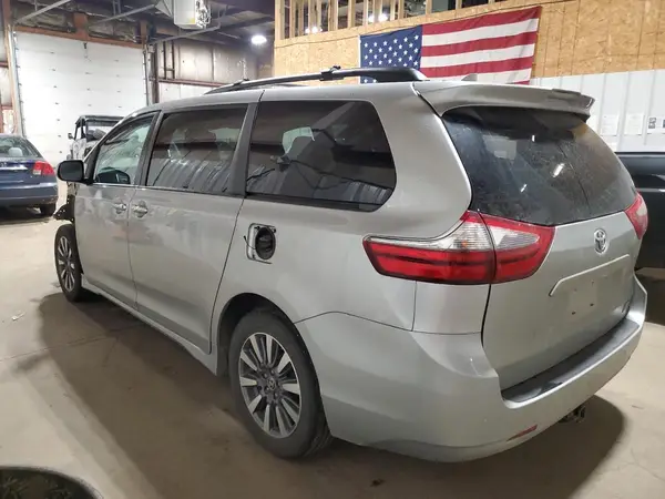 5TDDZ3DC7LS249541 2020 TOYOTA SIENNA - Image 2