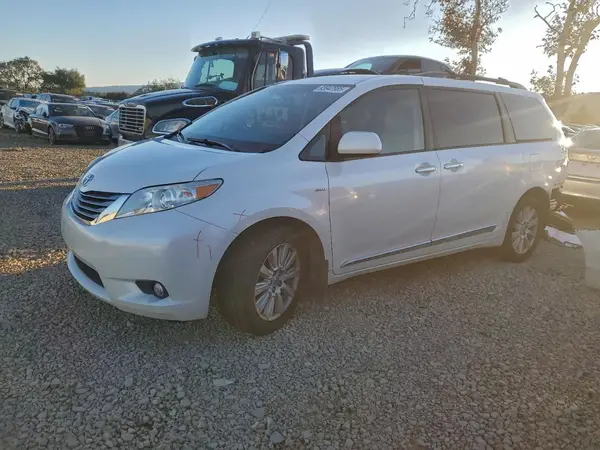 5TDDZ3DC8HS152243 2017 TOYOTA SIENNA - Image 1