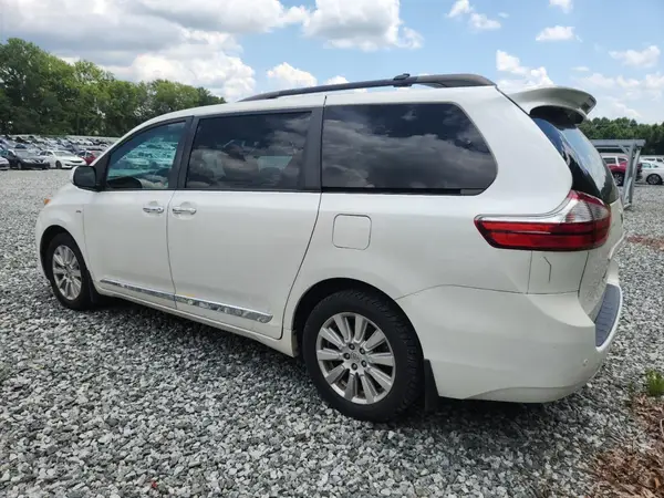 5TDDZ3DC8HS160360 2017 TOYOTA SIENNA - Image 2